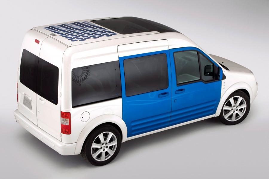  Ford Transit Connect Family One Concept 2009 года  (фото 3 из 39)